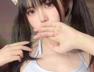 AT鲨的邻家姐姐，无圣光晒出不一样的性感套图，路人都得多看几眼。