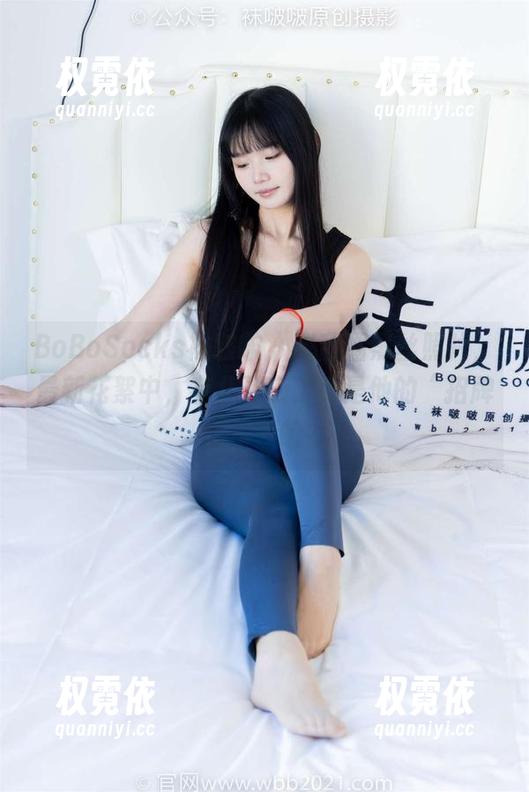 BoBoSocks袜啵啵 - 甜甜圈黑丝照片，最新花絮中，有几张应该算是他的“招牌动作”吧？