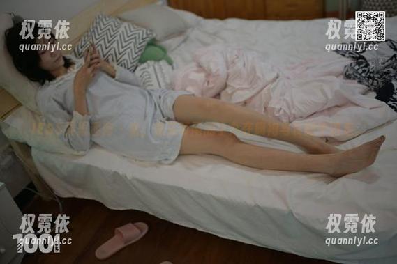 IESS异思趣向-小九 IESS异思趣向 - 看,梨花带雨的小九在旗袍与长腿中游走。