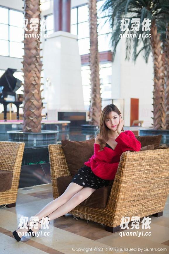 IMiss爱蜜社-果儿Victoria IMiss爱蜜社 - 分享果儿Victoria的御姐写真,想象自己穿上那个造型,最后还是选择了回家穿舒服的衣服……
