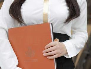 MFStar模范学院 – 艾希儿的婚纱合集，让我想到了那些轻松不婚的借口。