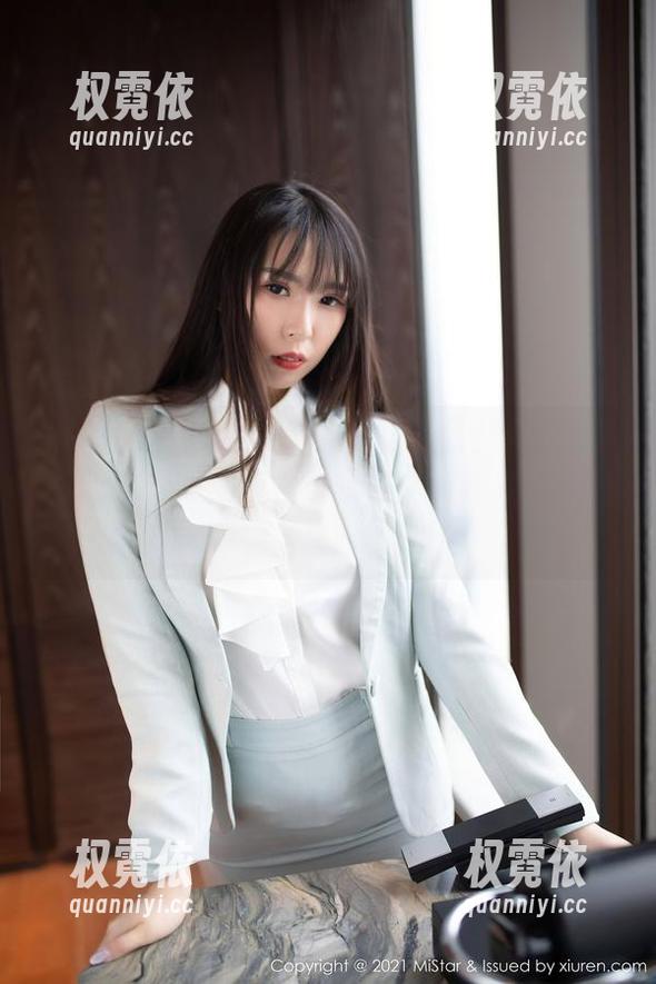 MiStar魅妍社-谢芷馨Sindy MiStar魅妍社 - 精选白衬衫时刻——谢芷馨Sindy的随性与优雅,反正就是好看呀!