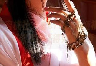 MiiTao蜜桃社 – 看Cris_卓娅祺如何把红裙和美图搞得如此神奇