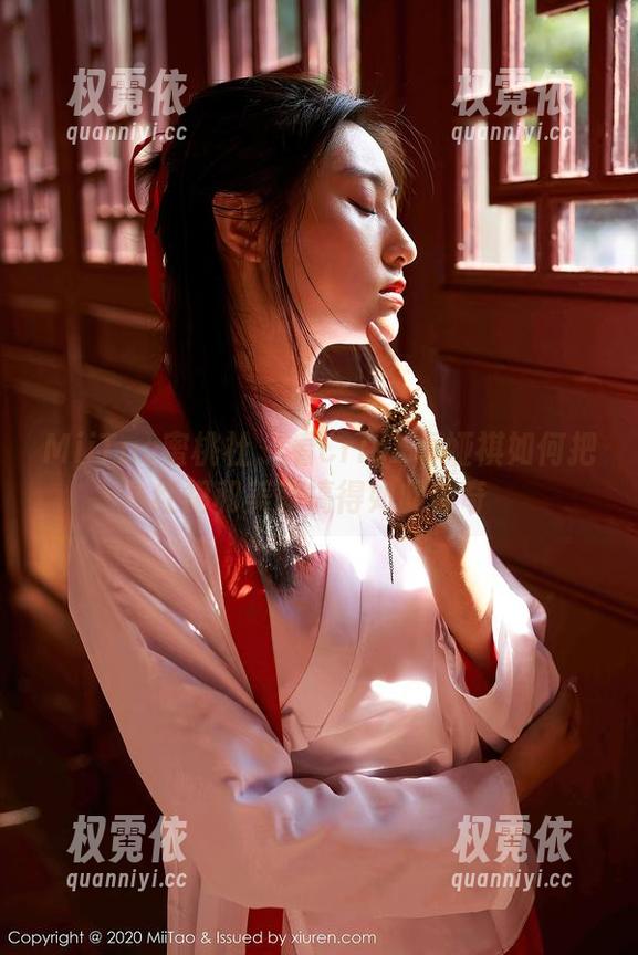 MiiTao蜜桃社 - 看Cris_卓娅祺如何把红裙和美图搞得如此神奇