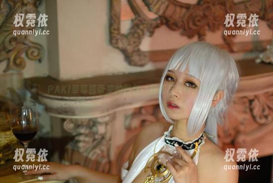 PAKI草莓酱带来的图包：棉袜与奇怪的搭配！