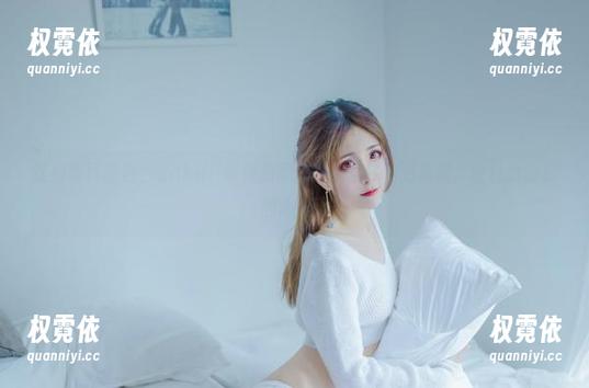 Sakiiii翎柒 这组写真图包,Sakiiii翎柒和蕾丝睡衣就像一对绝配,轻轻撩动我的心弦。