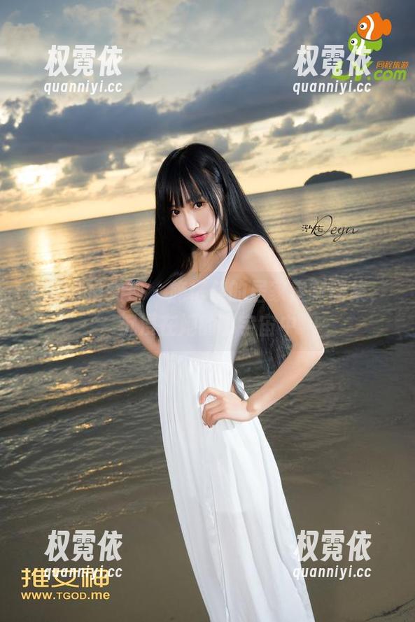 TGOD推女神 - 施忆佳的居家定制图集，沉浸在她的小宇宙中