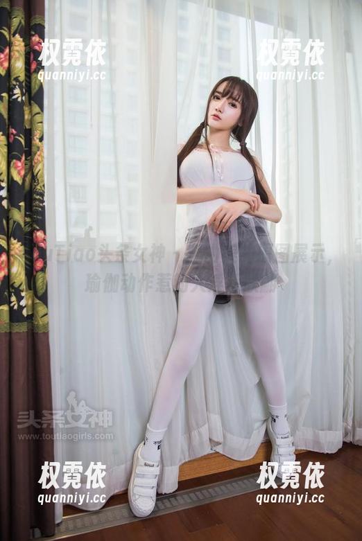 TouTiao头条女神 - 李由美的原图展示，瑜伽动作惹的人浮想联翩