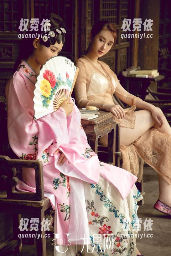 UGirls尤果网 - 网盘裡藏着尹凌儿的棉袜迷思，快来取砖搬瓦！