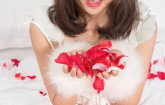 UGirls尤果网 – 和服图包里的李思宁，眼神和扇子都精准得让人心颤！