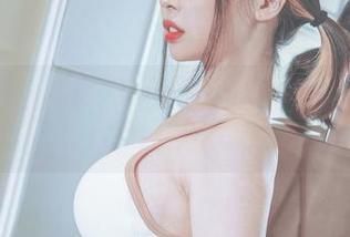 Uhye(이유혜)的图片：私拍灰丝，恍惚间有种想偷偷瞧的冲动。