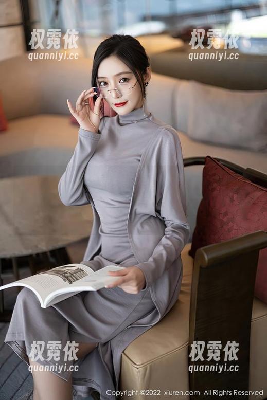 Xiuren秀人网 - 小纯子在夏日里活得真不错，看她的写真集，真想也去海边拍拍！