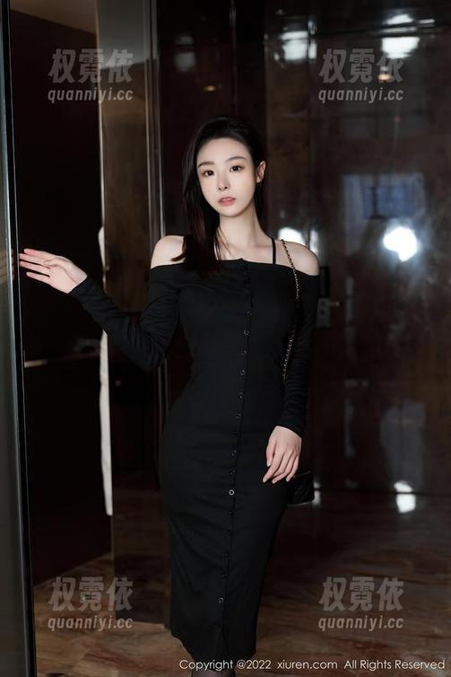 Xiuren秀人网-李雪婷Anna Xiuren秀人网 - 真甜!李雪婷Anna免费图集中的小心机