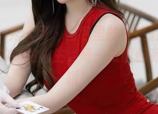 Xiuren秀人网 – 图包里的女孩们：米妮大萌萌的自拍人生，每一张图都有小暗示哦！