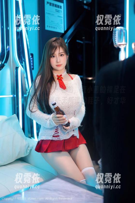 Xiuren秀人网-鹿小茜 Xiuren秀人网 - 看呐,鹿小茜的裸足在图片里,蹬掉那些无所谓的鞋子,好才华横溢。