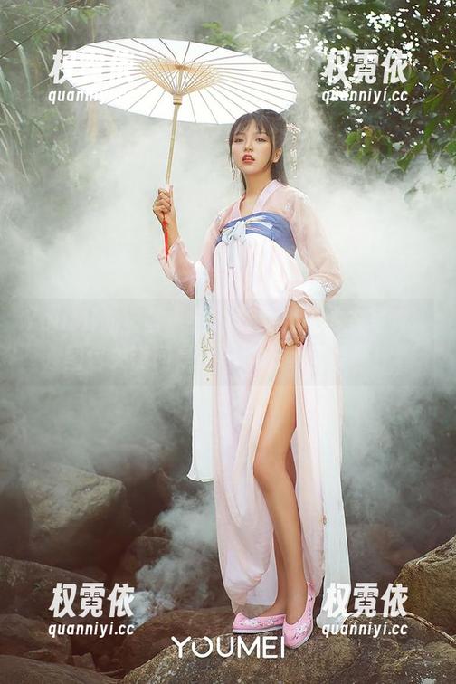 YouMi尤蜜荟 - 合法萝莉甜美内衣写真，图包关键词是——过于可爱要罪！