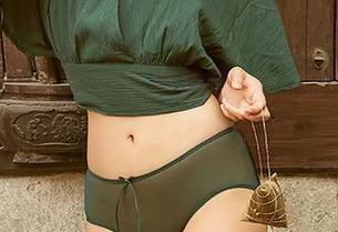 YouMi尤蜜荟 – 写真搞事情：颜美汐的办公室秒变轻熟女。