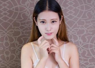 YouWu尤物馆 – 看吧，艾小青的花嫁作品，花瓣飞舞，诗意满满。
