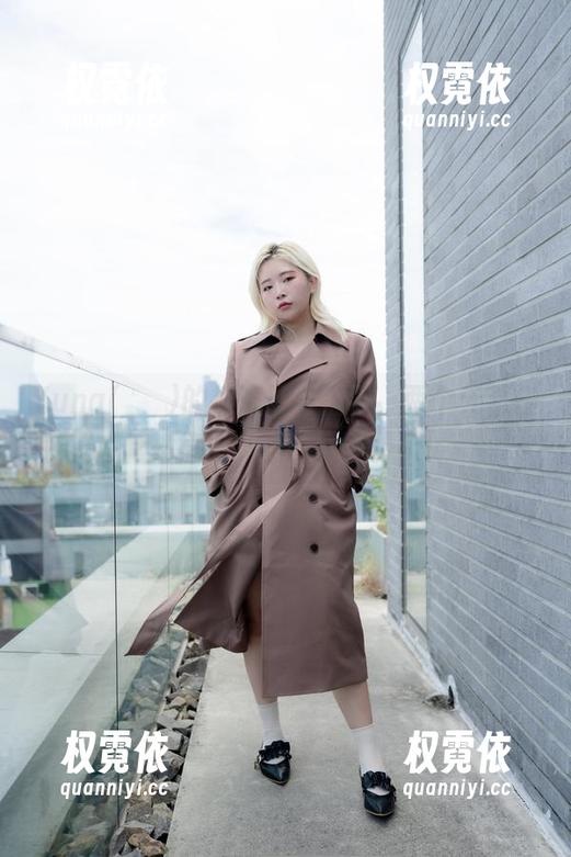 Yuna(윤아)的打底裤与猫娘，两个元素碰撞出美图的火花。