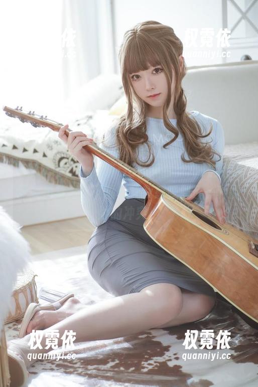 不能不说，asagiriai(爱ちゃん)这组风纪委员写真，下载后让我感受到了一种微妙的冲突！