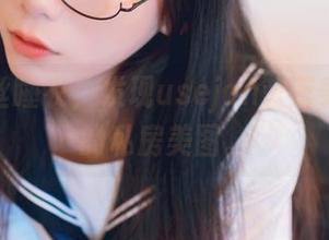 打开黑丝睡衣，发现usejan蓝蓝乘风破浪的私房美图。