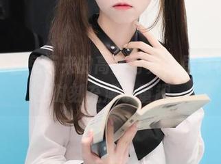 可可小白兔带来的高清写真，居家小萝莉的时刻充满了童趣。