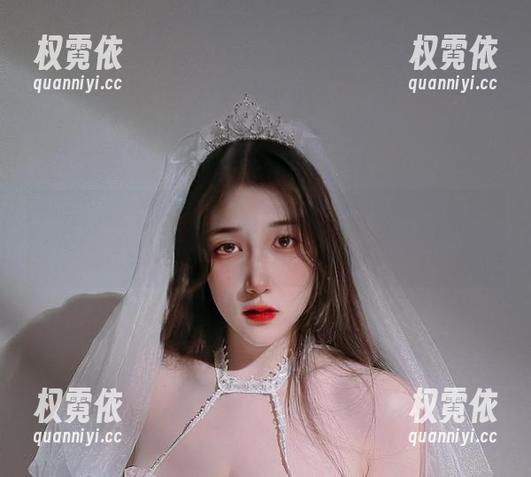 微密圈 - 透视黑色蕾丝与红色丁字：可可西yyy的在线图集，爱情也许在这里揉着