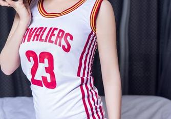 头条女神 – 周熙妍穿的毛衣，最新图库让我看到了不一样的舒适。