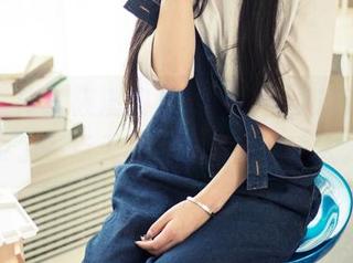 头条女神 – 筱溪和短裤的结合，精选里掺杂了一点天真，却又那么迷人。