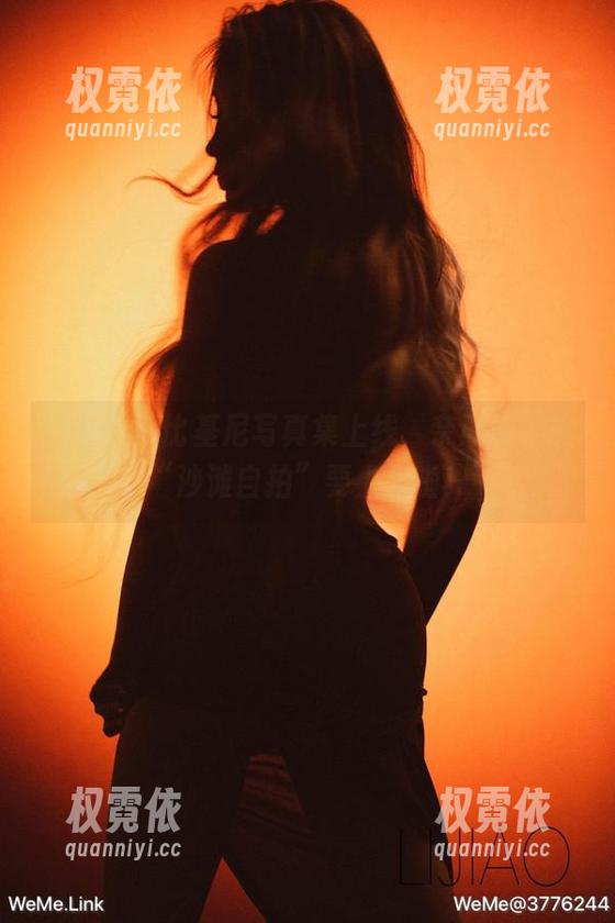 微密圈 - 比基尼写真集上线，奈斯希希的“沙滩自拍”要上天啦！
