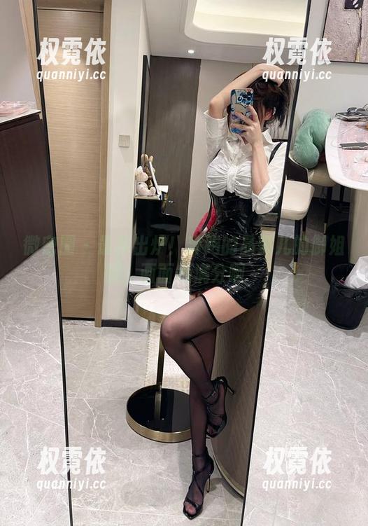 微密圈 - 最新出炉！奔跑的晶骡儿的御姐腿，画面感满分啊～