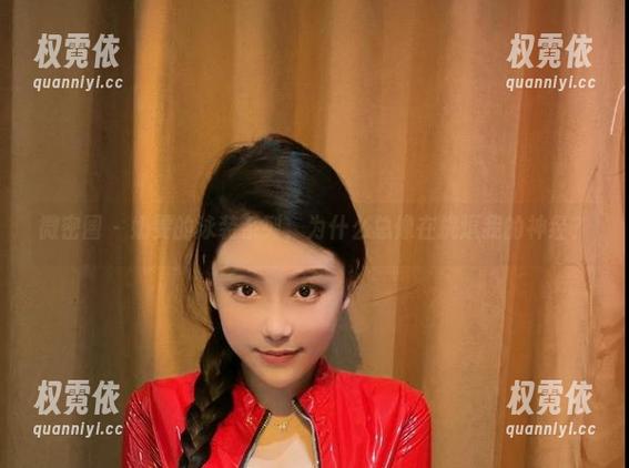 奶雯 微密圈 - 奶雯的泳装系列,为什么总像在挑逗我的神经?
