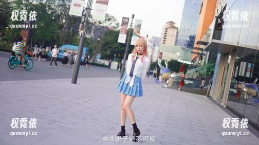 妍子坚不可摧的圣诞节cos，套图分享，特效既不显尴尬也不失可爱！