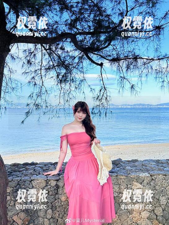 宝儿mysterial 泡个澡,拍拍照,宝儿mysterial的浴缸在线写真好奇探讨