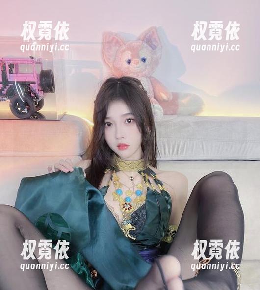 看！小小奶瓶儿最新和服作品中的那些意外的小细节。