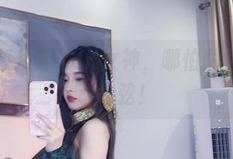 小小奶瓶儿化身JK女神，哪怕图包也能撩动心弦！
