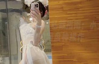 微密圈 – 办公室写真私藏指南：小玉吃果冻和她的网盘神操作
