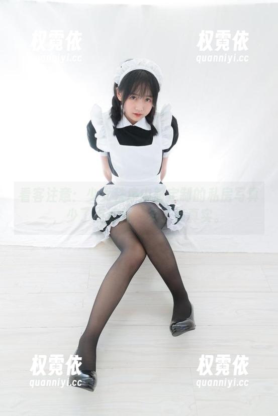 少女秩序 看客注意:少女秩序内部定制的私房写真,少了点遮掩,多了点真实。
