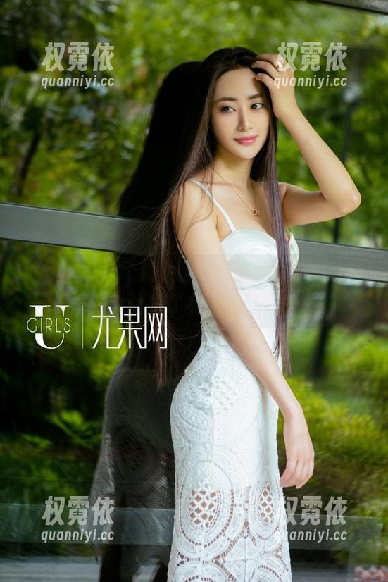 尤果网 - 每个镜头都是惊喜，朱赢用定制写真果然诠释了另一种圣诞气息！