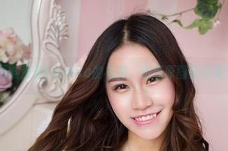 尤物馆 – 看陆萱萱Cecilia的礼服，难道原图就得毫无保留吗？