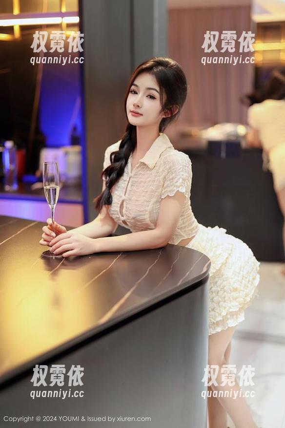 尤蜜荟 - 半句废话！周妍希的镂空写真，福利吃瓜群众聚集地，你能忍住不点吗？