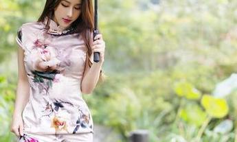 尤蜜荟 – ”是小逗逗的居家写真，没想到家里的沙发也能上个镜！“