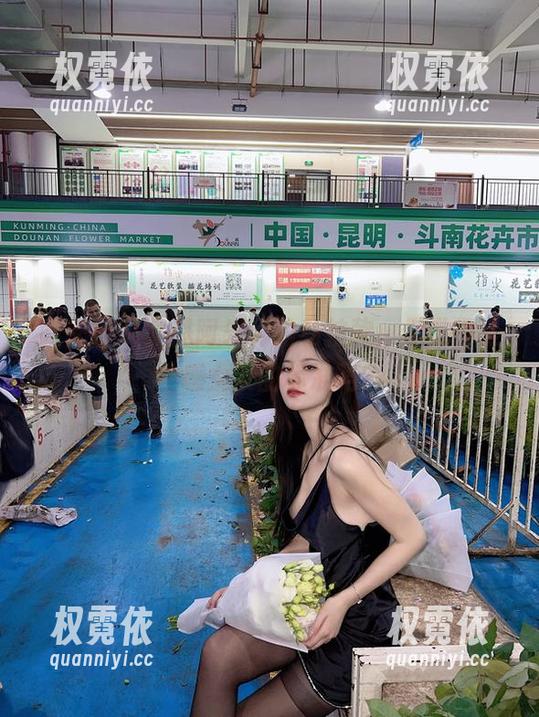 微密圈 - 就是阿朱啊的私拍款，你觉得是性感女友的标准吗？