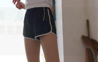 异思趣向 – 看！小婕的在线写真，温柔乡之旅，其实我在这儿是为了假装自己很有情调。