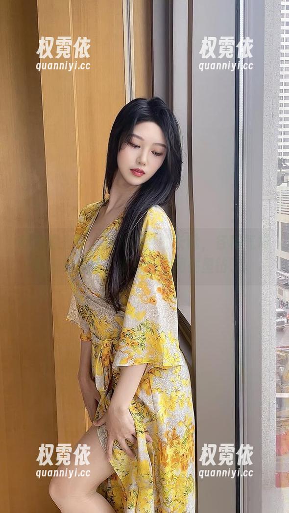 原图就在这，抖娘利世的长靴，各种气场都隐约流露，太想挖个洞往里钻了。