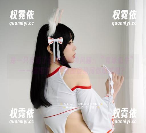 是一只废喵了的图包独领风骚：“竞泳奶牛”——喵喵在水中耍的姿势问你敢试吗？