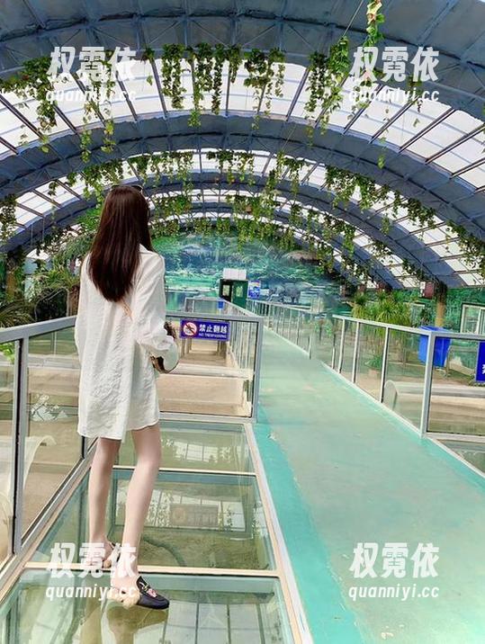 微密圈 - 林子喵Lynne的牛仔裤系列在线，非常经典，图片里有种说不清的力量。