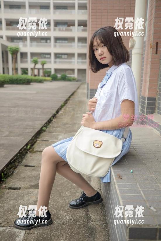 梦丝女神 - 王娇娇在线，美图打开新天地，夏日似乎多了些反常的气息？