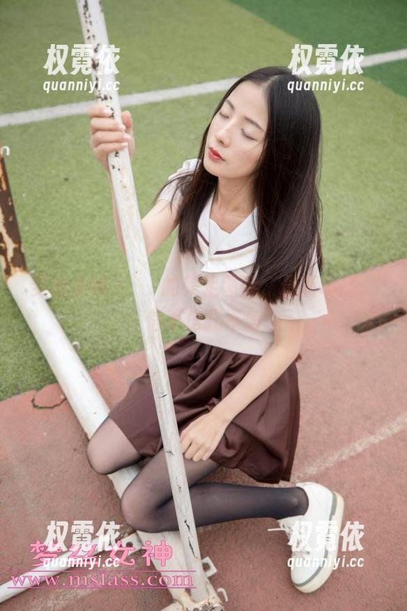 梦丝女神 - 玥玥的美足图库，最新动态，信不信我不信