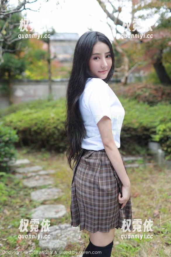 模范学院 - Ellie艾栗栗学姐的写真，让人流连忘返，确实让人眼前一亮。